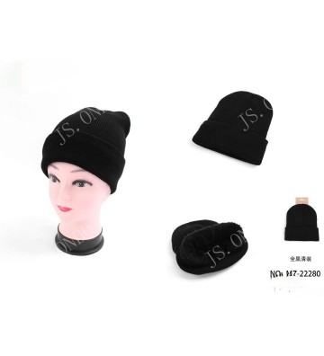 GORRO LISO BASICO NEGRO...