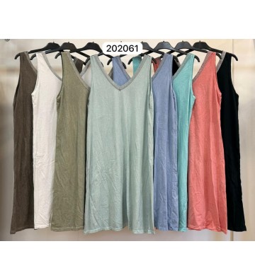 VESTIDO LISO C/PICO DORADO...