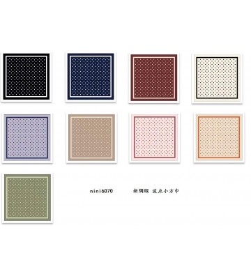 PAÑUELO SEDA 70*70 LUNARES...